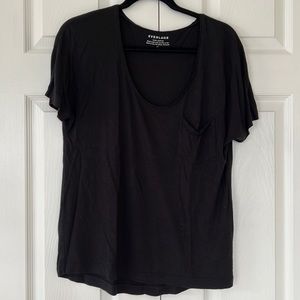 Everlane black over sized pocket tee. Size medium